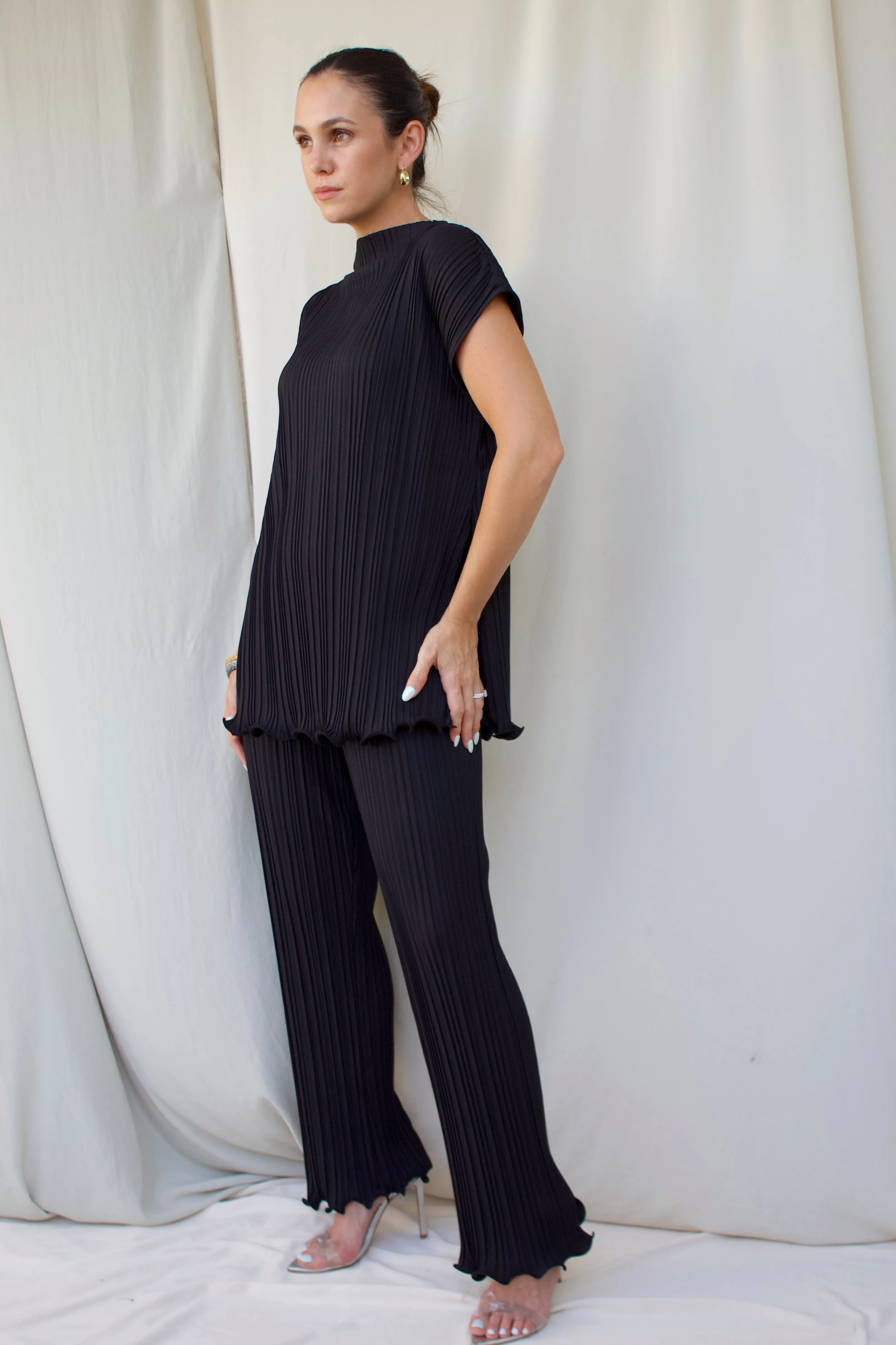 PLEATED STRAIGHT LEG SCALLOP EDGE TROUSERS