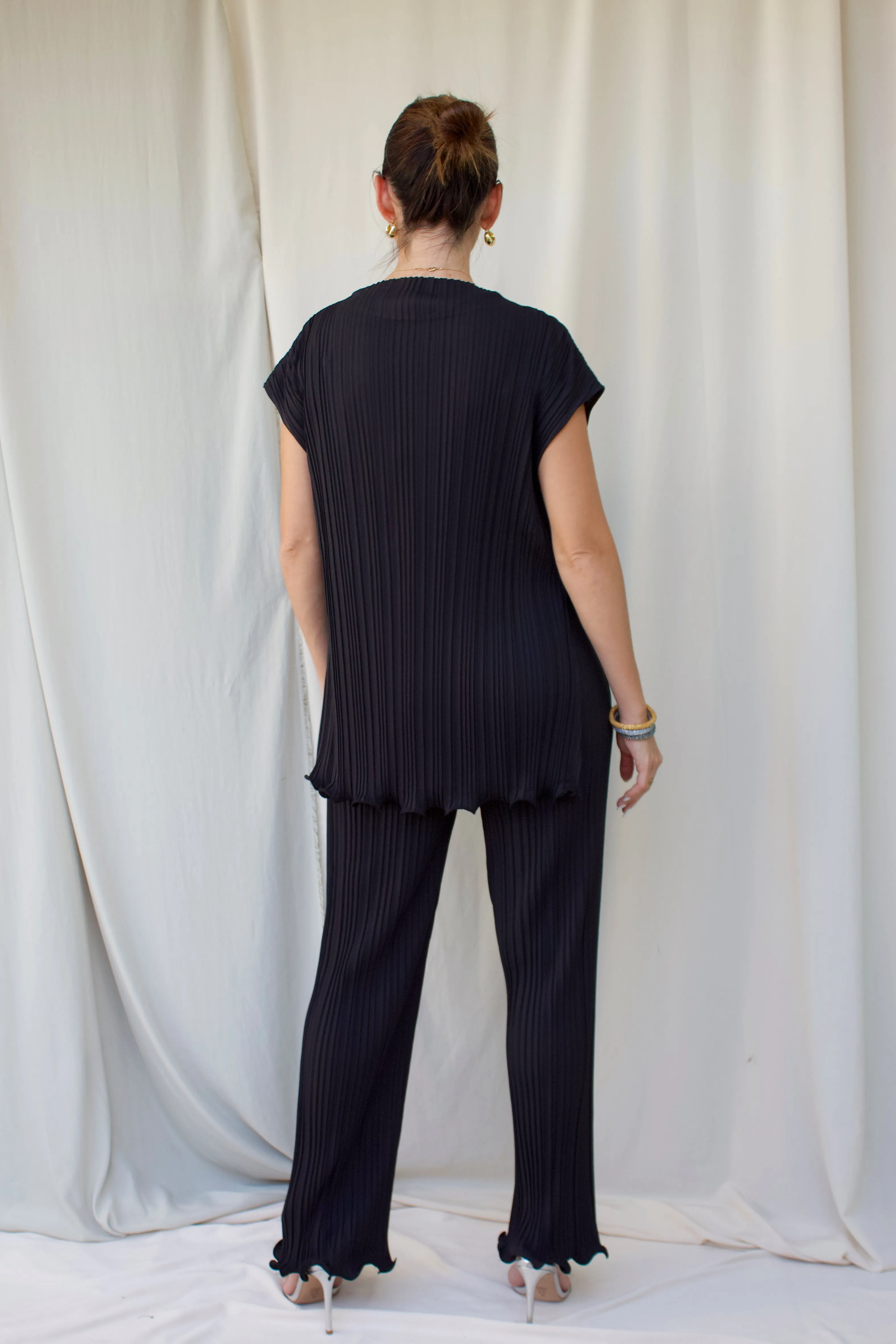 PLEATED STRAIGHT LEG SCALLOP EDGE TROUSERS