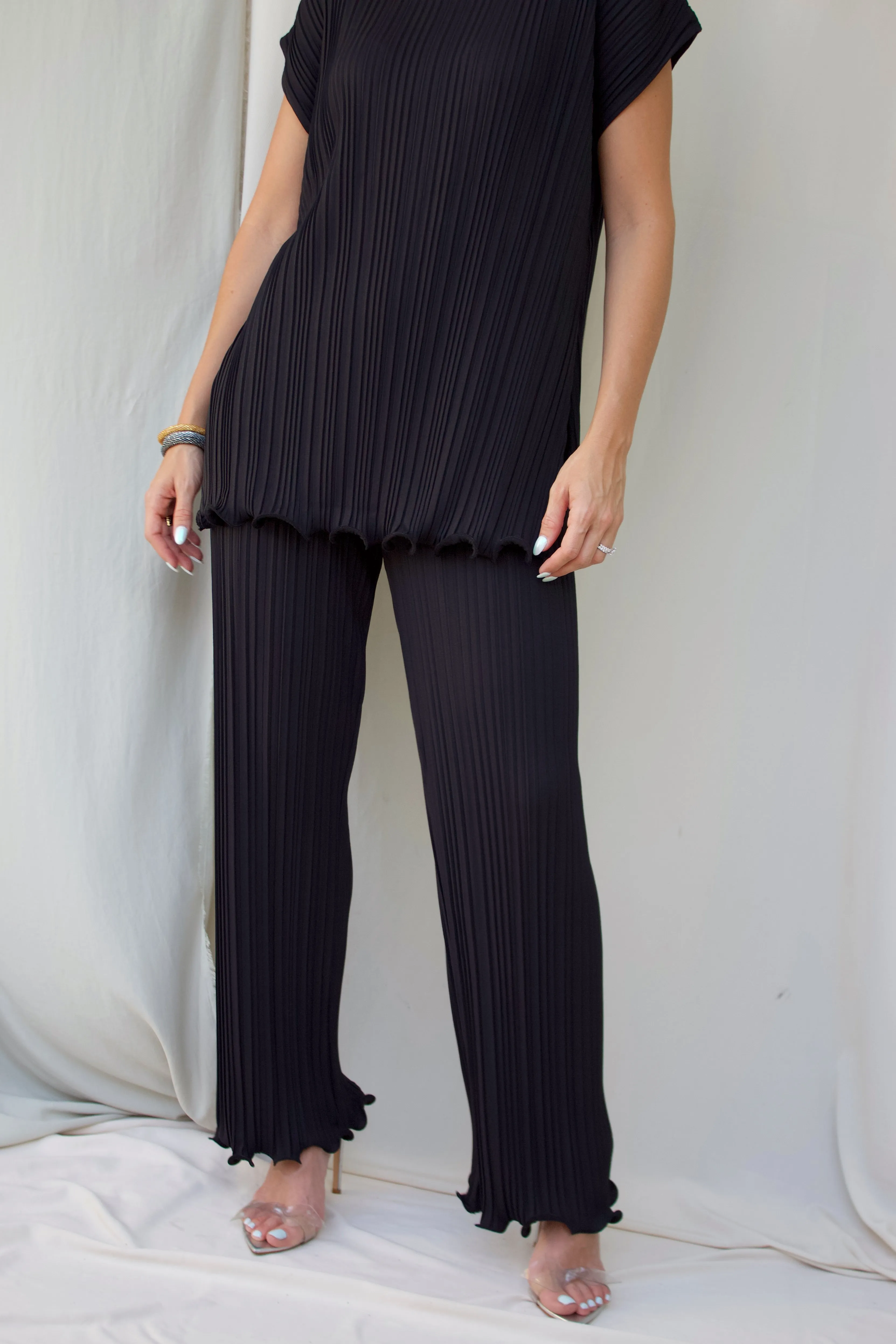 PLEATED STRAIGHT LEG SCALLOP EDGE TROUSERS